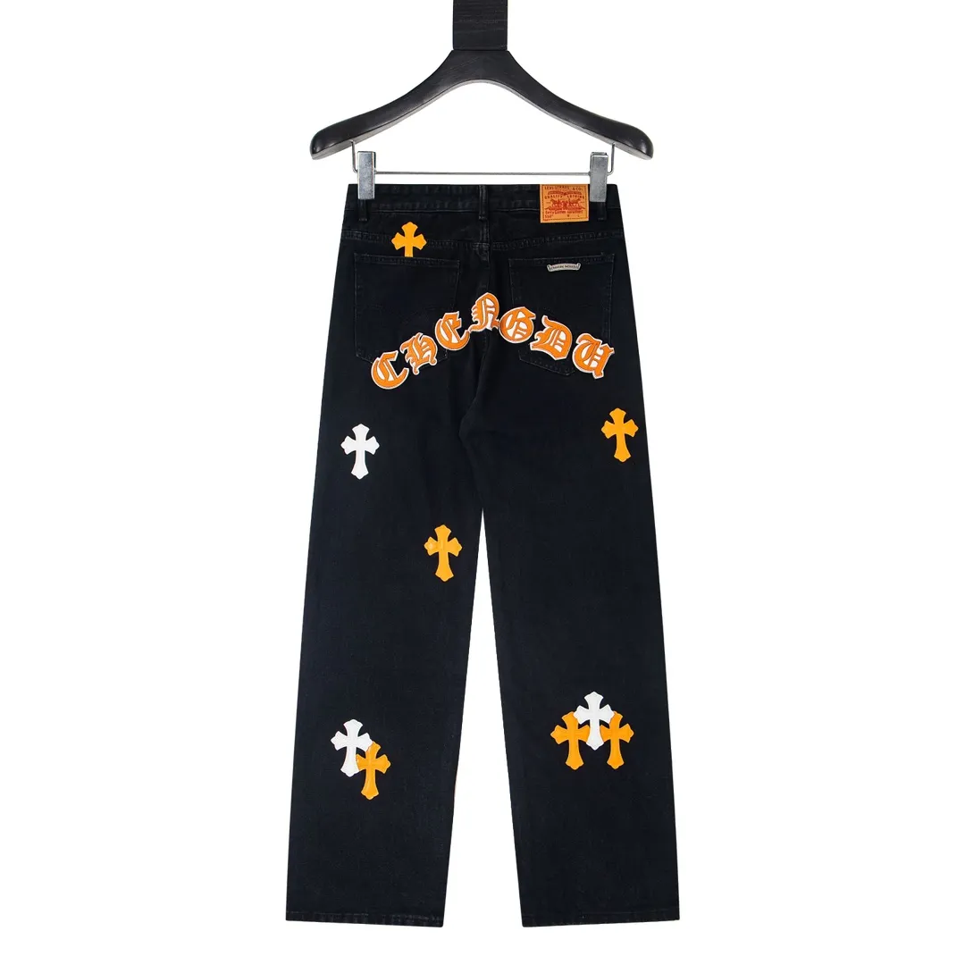 P270 model number Y847 Chrome Hearts & CH city limited series Sanskrit cross patch patchwork leather jeans require finished products to be washed and then disassembled and hand-stitched with sheepskin cross leather and then spliced ​​together to complete. The whole process is too complicated to explain. The texture can be seen in the hand, and it looks good. The styles with different washed textures are very friendly to people with thin legs and thick legs. The straight version is very flattering to the leg shape. The moderate length is timeless and can be matched easily and casually. It is the basic styling foundation for various styles and is a must-have in the wardrobe! The fabric is stiff but also makes the upper body soft without losing texture. The washing process is even more perfect. It is a must-have item for everyone! ! ! Washed wheat, hang tag, pants label, three labels are complete, the upper body effect is particularly stiff and stylish, super stylish, same style for men and women - Color: Size: 28 30 32 34
